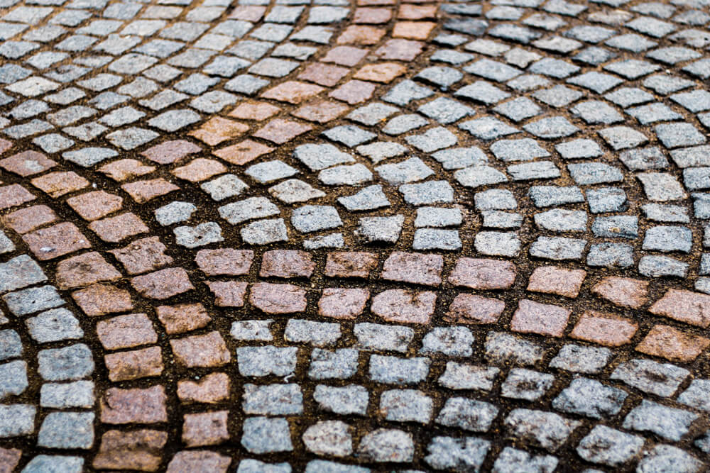 What Kinds Of Filler Should You Use In Between Your Pavers