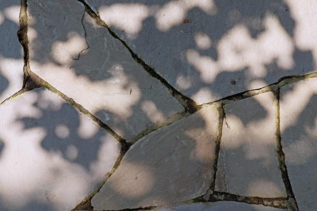 Blending Pavers With Natural Stone For A Rustic Look